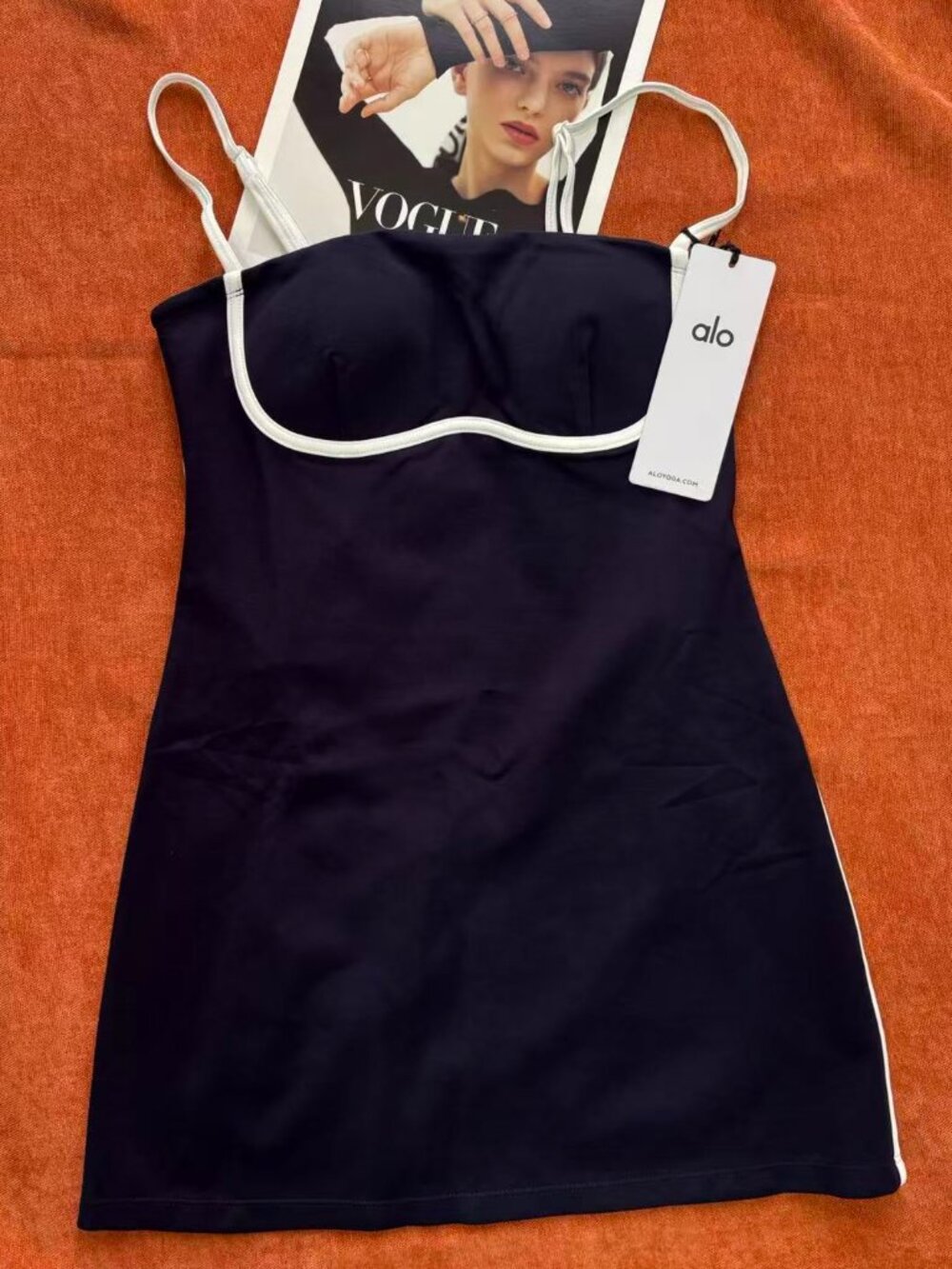 💎 ALO Yoga Rich Girl Style Athletic Dress Classic Sophisticated Navy Ivory - Picture 3 of 4
